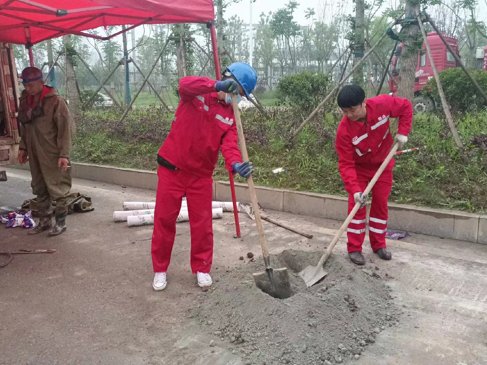 巴楚管道疏通哪家好】及时进行市政管道清淤
